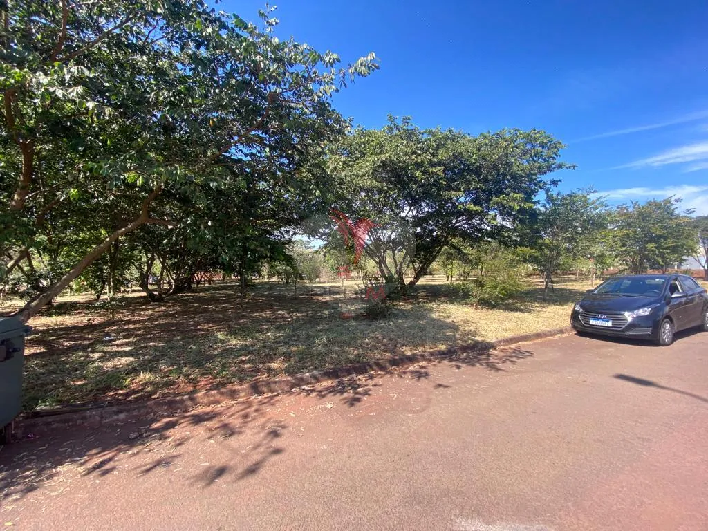 Imagem Lote/Terreno de 212m² no bairro Jardim Planalto, em Lençóis Paulista