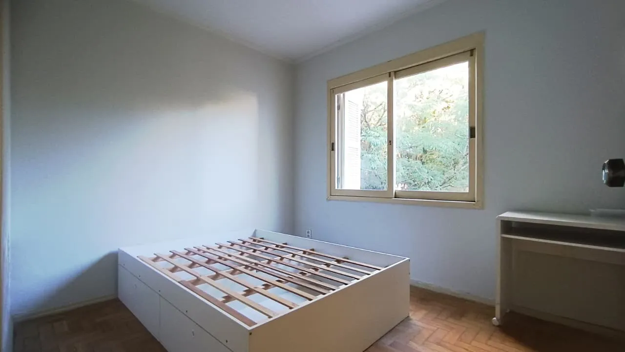 Imagem Apartamento de 2 dormitórios para locação no bairro Menino Deus, na Rua Barão do Gravataí. Um i...