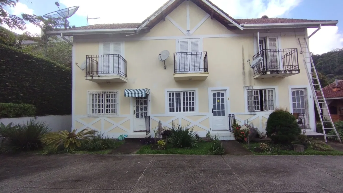 Imagem Casa em Condomínio para Venda em Teresópolis / RJ no bairro Caxanga