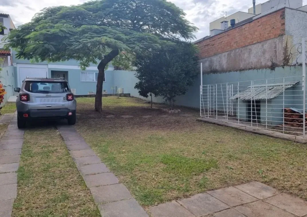 Imagem Casa sobrado no bairro Cristal de 3 domitórios e 3 vagas