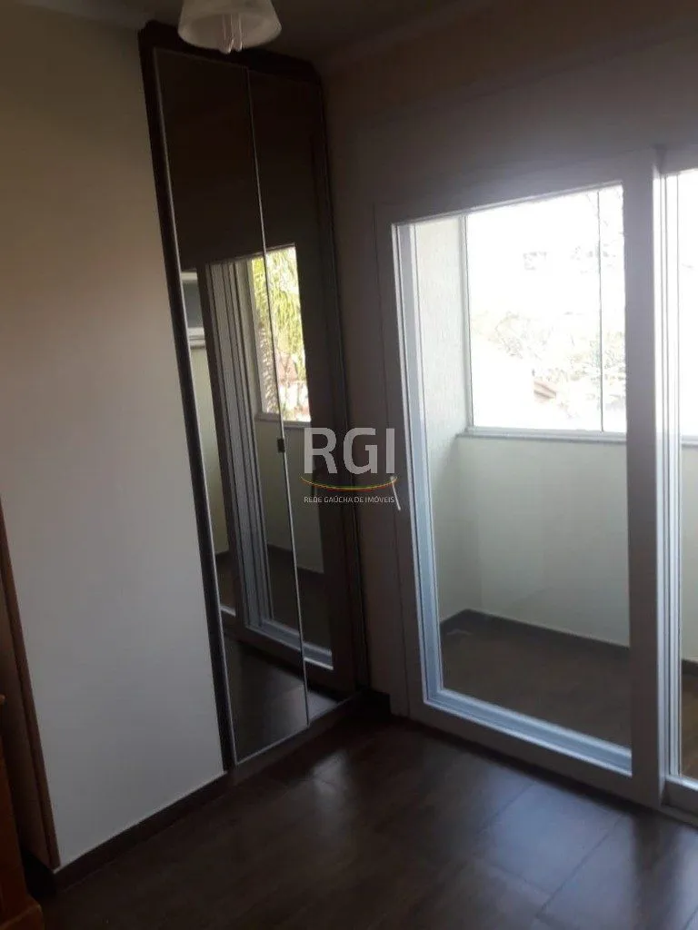 Imagem Sobrado para Venda - 245m², 4 dormitórios, sendo 1 suites, 3 vagas - Jardim Itu
