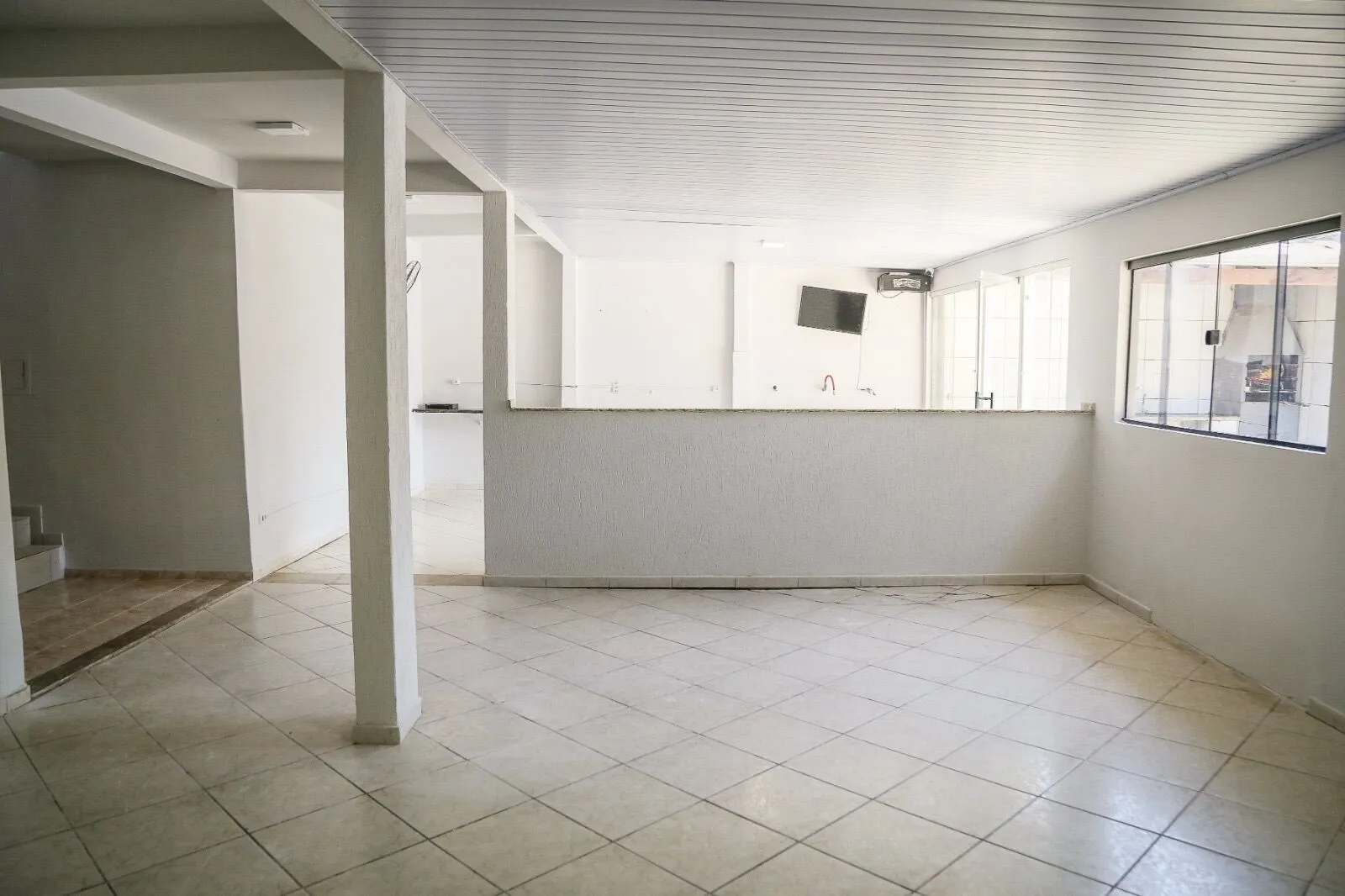 Imagem Sobrado, 3 suítes com piscina no Santa Marta | Venda ou Locação | Cuiabá-MT