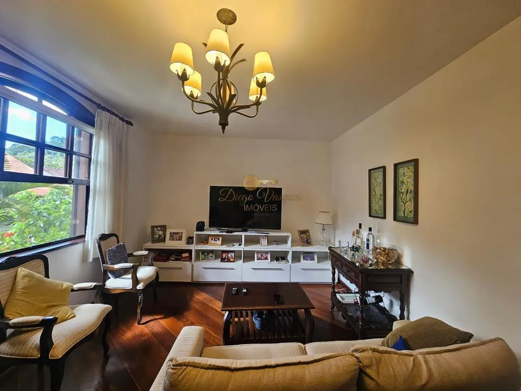 Imagem Casa em Condomínio para Venda em Teresópolis / RJ no bairro Várzea