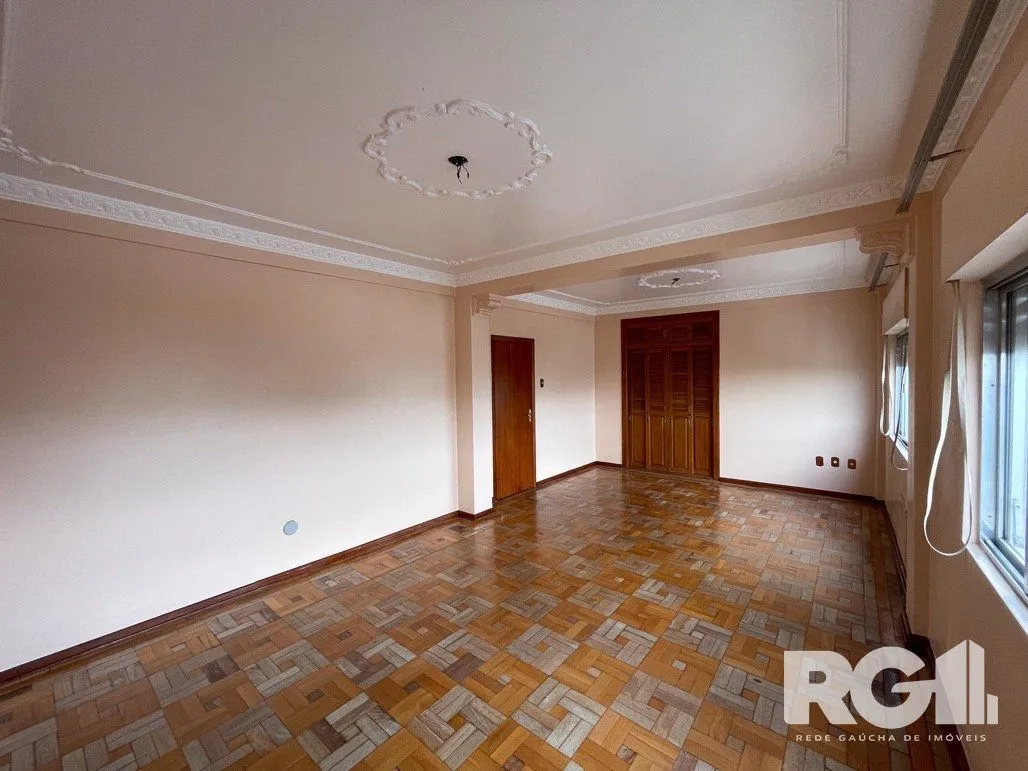 Imagem 303m2 Apartamento com 5 dormitórios no centro da capital.