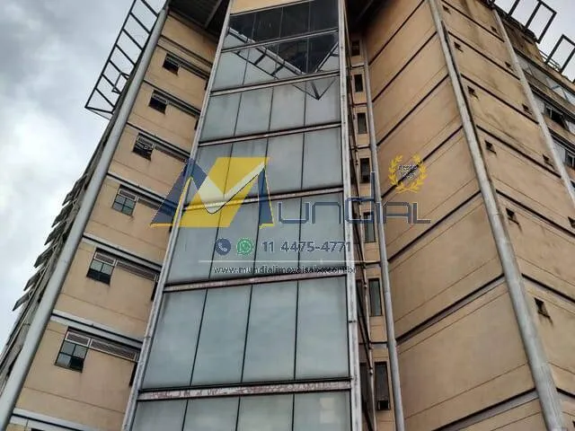 Imagem Prédio corporativo com heliponto pronto para grandes empresas