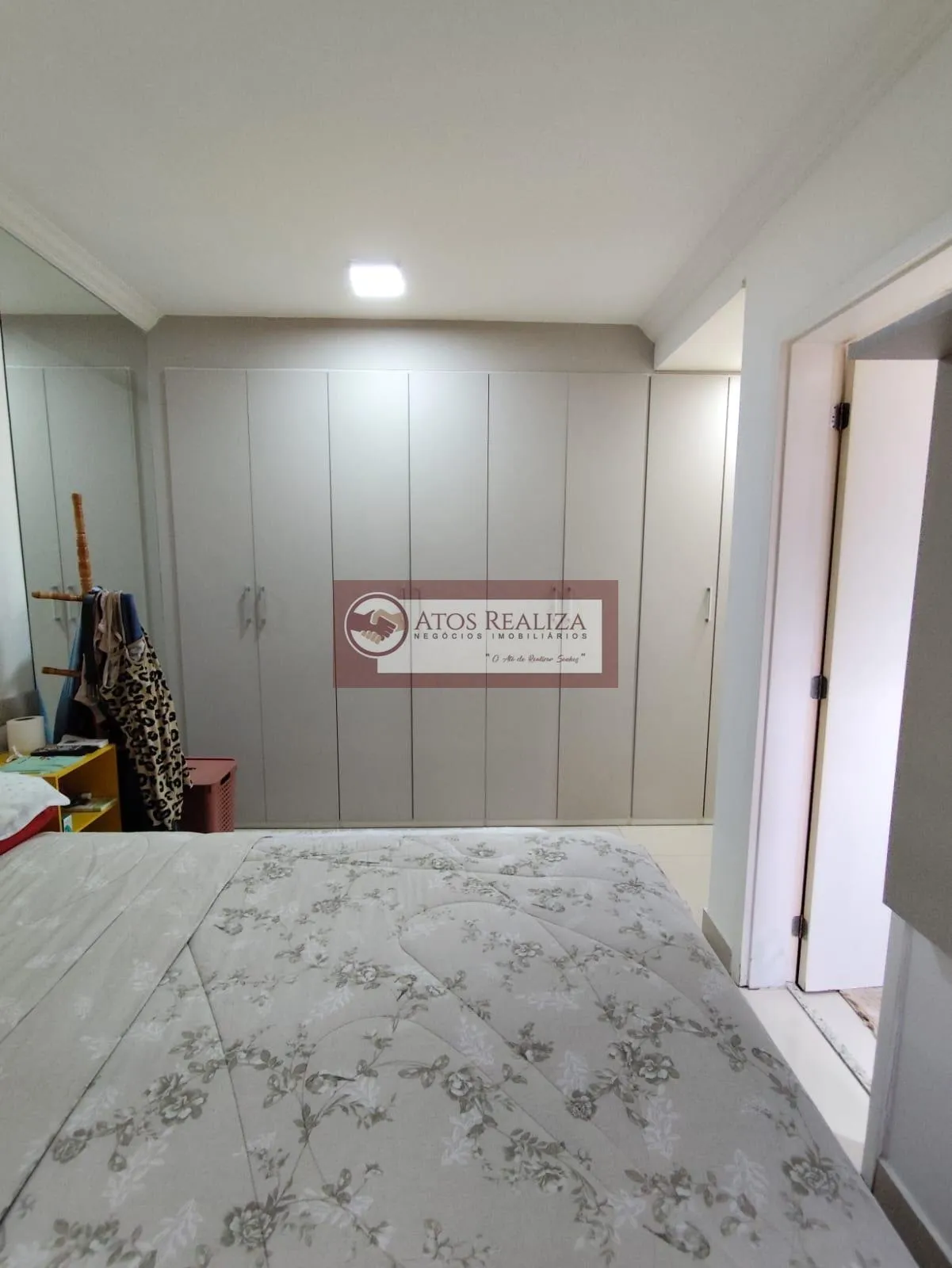 Imagem Vendo Oportunidade na Vila do Castelo. Apartamento de 72m2, com 3 Dormitirios com planejados, sendo 1 Suíte com planejados, Sacada, Cozinha com planejados vaga de garagem fixa e coberta, condomínio com lazer completo, Infraestrutura de um clube. Valor em 