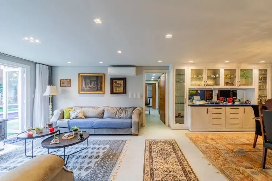 Imagem Casa alto padrão com 3 suítes e piscina no Boa Vista