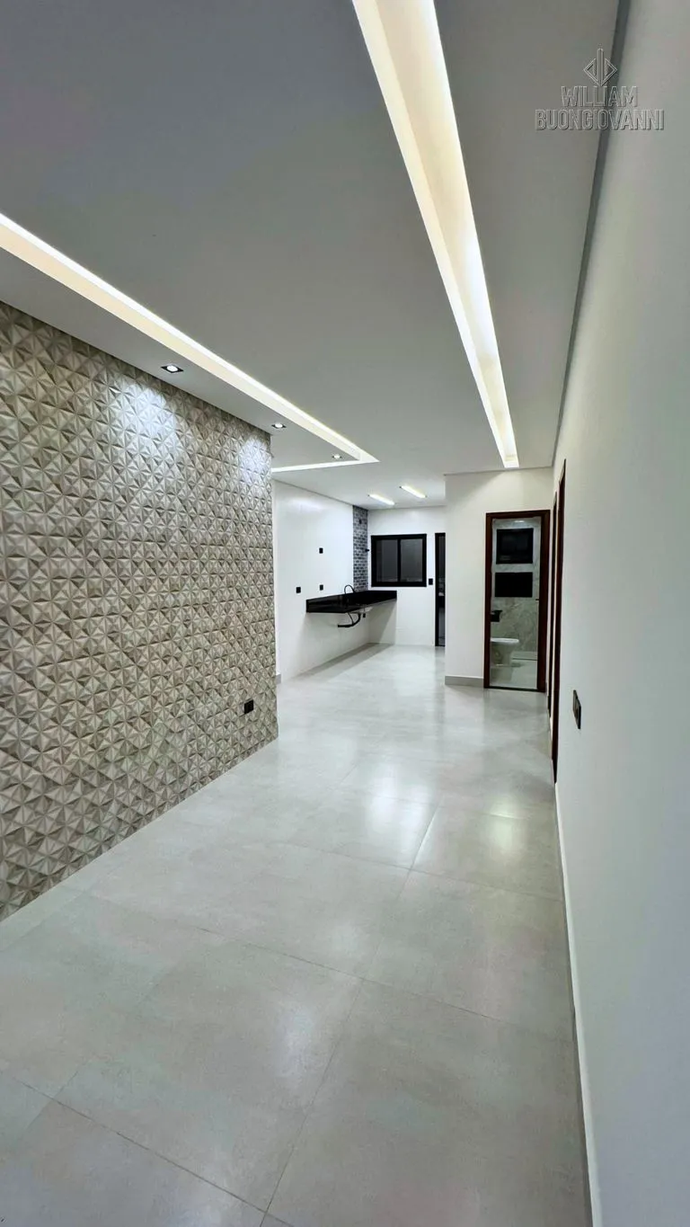 Imagem Casa Térrea 2 Dormitórios com Quintal - 57m²