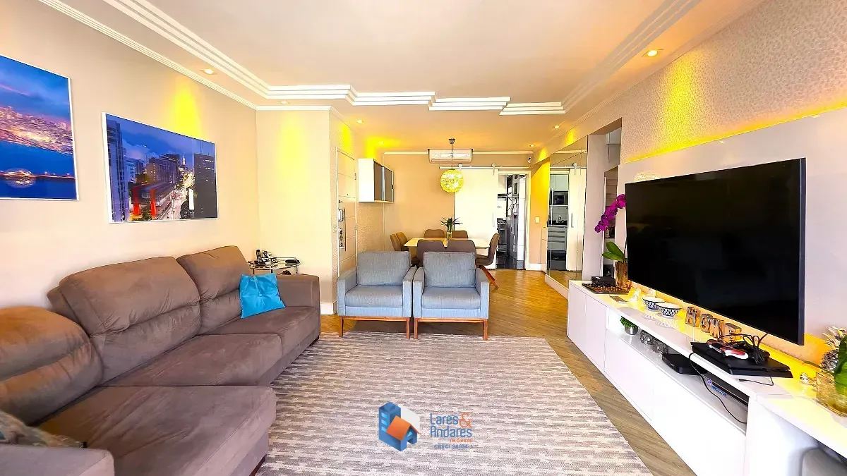Foto do imóvel Cobertura para venda em Vila Hamburguesa com 4 quartos, sendo 2 suítes, 227m² em Rua Lauro Müller
