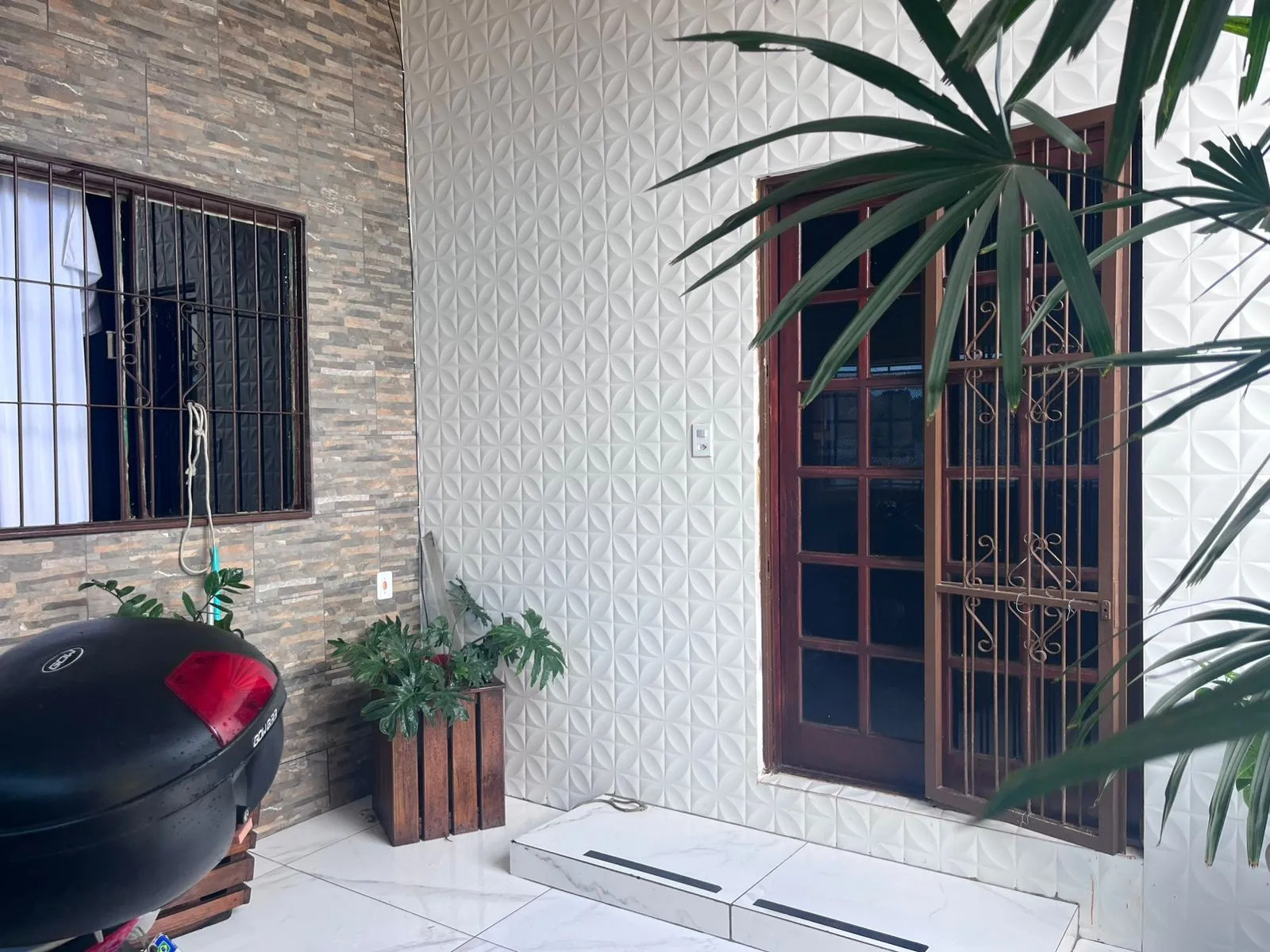 Imagem Vendo casa com piscina na Lomba do Pinheiro