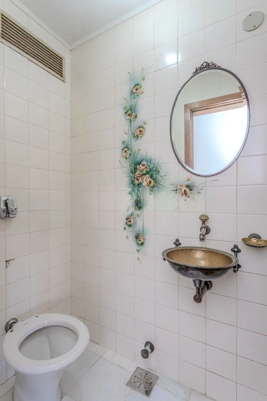 Imagem Apartamento semimobiliado de 140 m² privativos no bairro Mont'Serrat