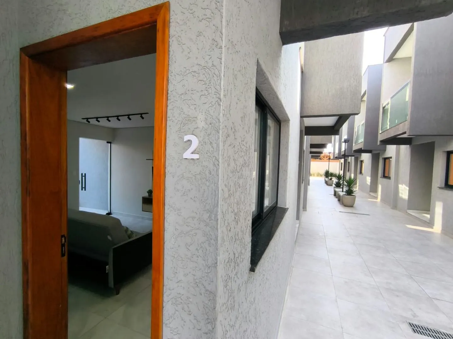 Imagem Sobrados novos em Condomínio Frente ao Mar em Itanhaém-SP, 2 Quartos, 2 Suítes, 2 Salas, 1 Vaga, 96,02 m² no Suarão.