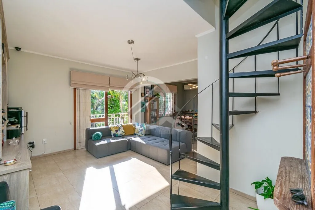 Imagem Cobertura Duplex localizada a 350m da Praça da Encol, no primeiro pavimento possui sala de estar co...