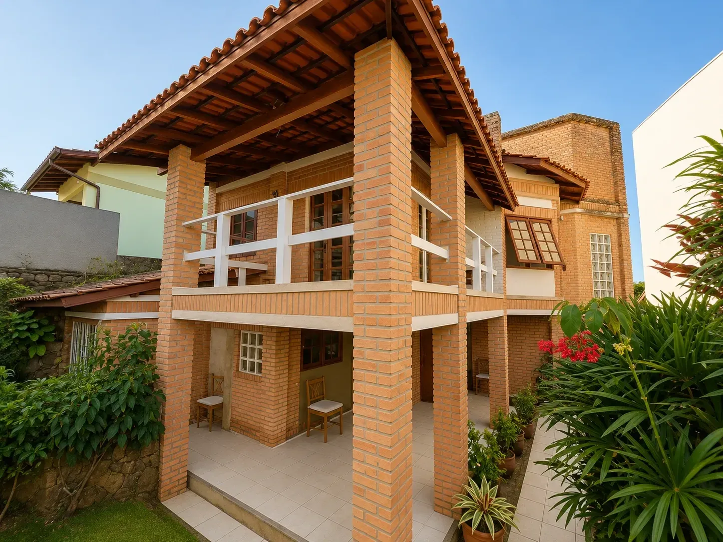 Imagem Sobrado com 4 Quartos à Venda, Locação ou Temporada, 266 m² em João Paulo - Florianópolis
