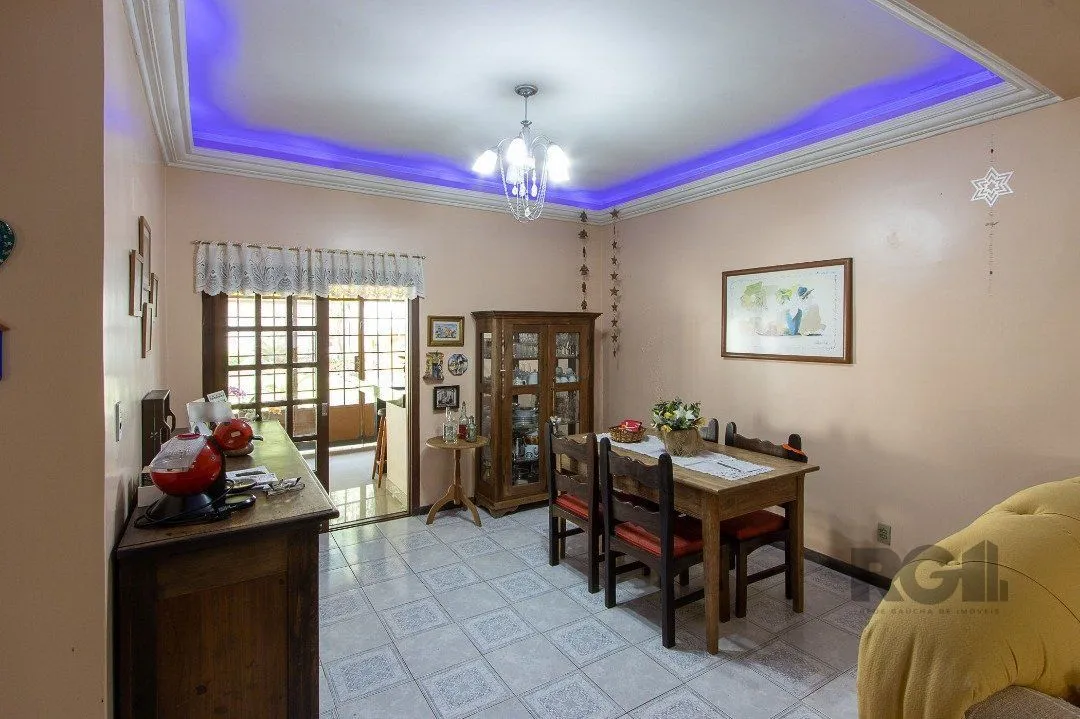 Imagem Casa para Venda - 300m², 3 dormitórios, sendo 1 suites, 4 vagas - Nonoai