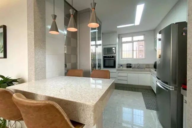 Imagem APARTAMENTO COM 03 QUARTOS, SUITE, 02 VAGAS DE GARAGEM E LAZER!!!!!