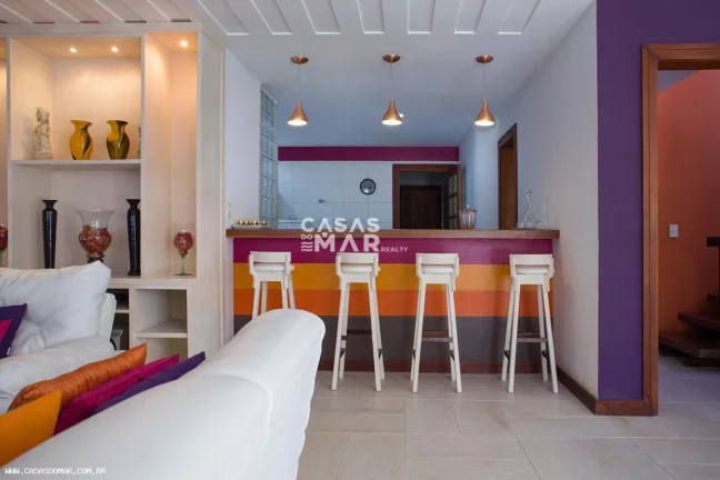 Imagem Imperdível: Casa em Condomínio de Luxo em Geribá, Búzios-RJ! 4 quartos, 4 suítes, 5 banheiros, 2 vagas, 300m². Venha conferir!