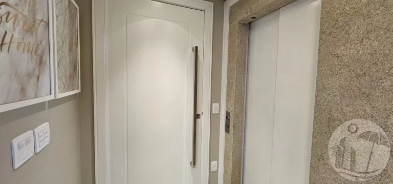 Imagem Luxo à Beira-Mar Cobertura Duplex na Barra Sul de BC 5/4 5 V