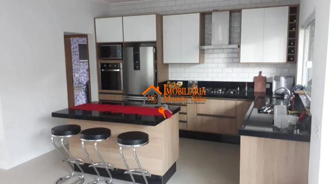 Imagem Sobrado com 3 dormitórios à venda, 175 m² por R$ 850.000 - Parque Industrial Cumbica - Guarulhos/SP