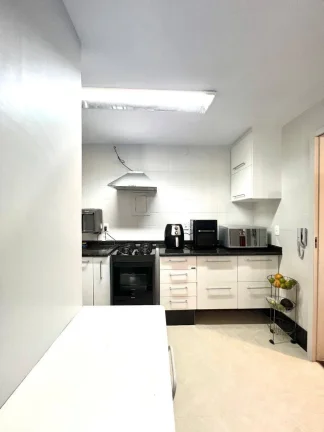 Imagem Cobertura à Venda com 150m², 3 Quartos, 2 Suítes e 4 Vagas -Excelente Local