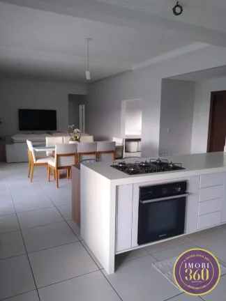 Imagem Linda casa de alto padrão em condomínio de chácara