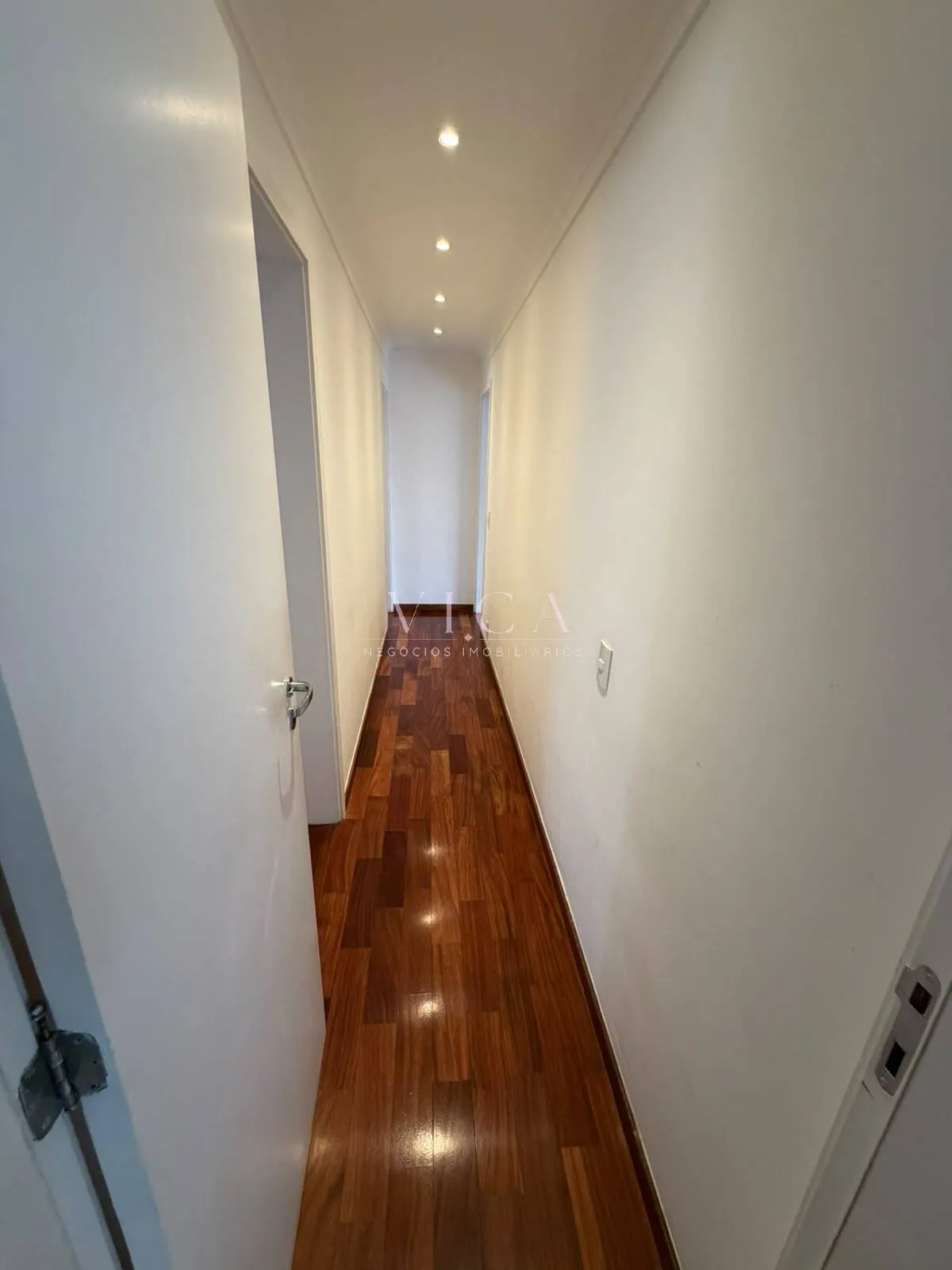 Imagem Essência Alphaville| 212m² 3 Suítes hall privativo 3 vagas|R$ 17.480 mês