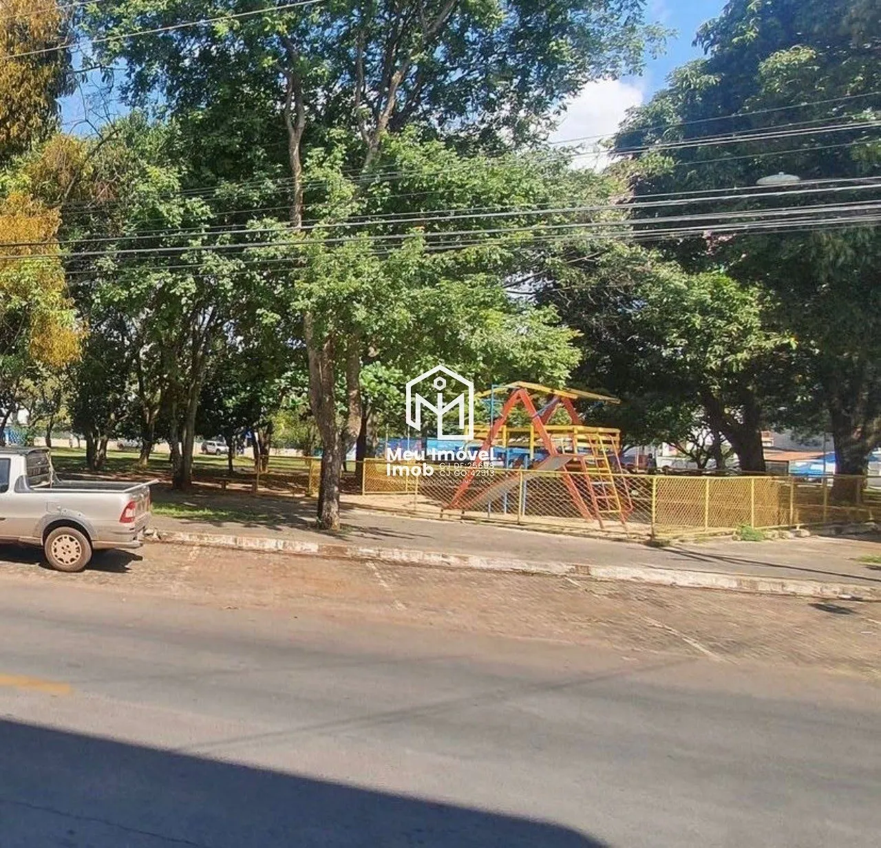 Imagem Prédio Comercial 10 Aptos 1 Loja 600 m² Guará Escriturado