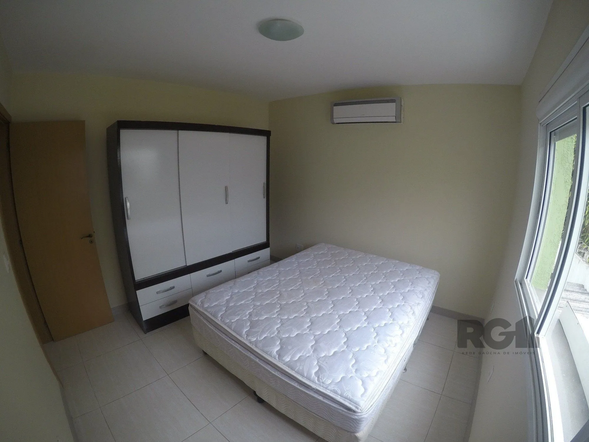 Imagem Apartamento para Venda - 75m², 2 dormitórios, 1 vaga - Rio Branco