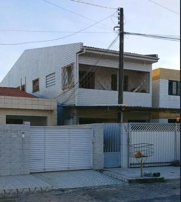 Foto do imóvel Casa Duplex Ampla na Torre - Ideal para Moradia ou Investimento!