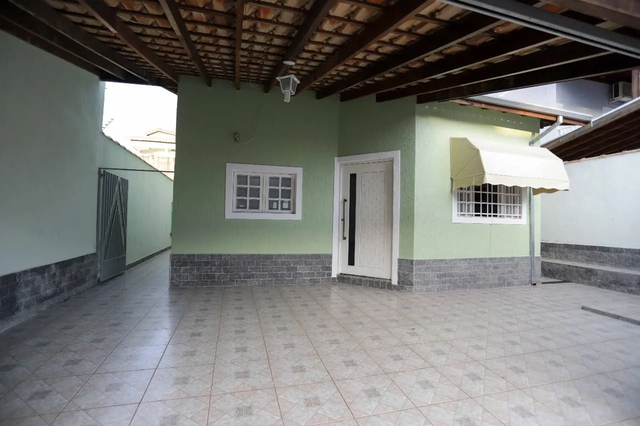 Imagem Casa à venda 3 Quartos, 1 Suite, 3 Vagas, 250M², Vila Suiça, Pindamonhangaba - SP