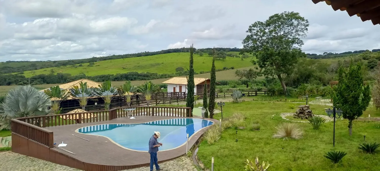 Imagem Vendo uma lindíssima fazenda na cidade de Oliveira/MG com 420 hectares de terra,