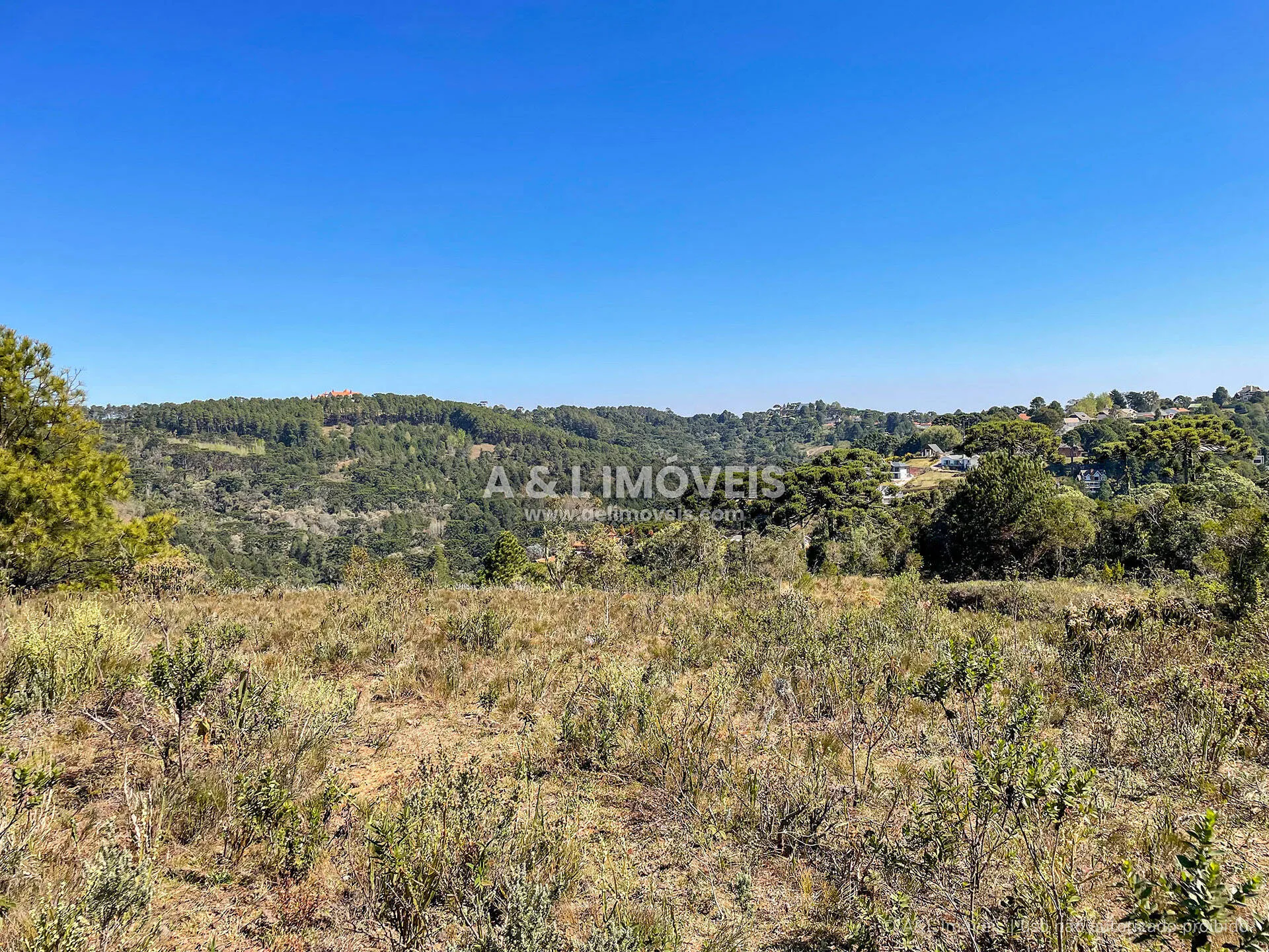 Imagem Terreno 5.268,00 m² à venda em Campos do Jordão | ZR3 | Alto da Boa Vista