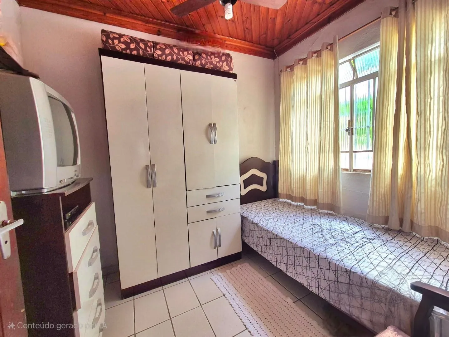Imagem Casa Térrea na Região Central de Roseira com Espaço Comercial, Quintal Amplo, Piscina e Churrasqueira à Venda