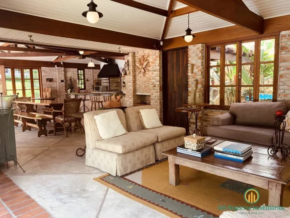Imagem Casa maravilhosa em 1.488m2 no condomínio Palos Verdes, total reformada