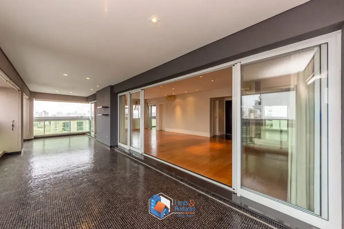 Imagem Apartamento para venda em Vila Uberabinha com 4 quartos, sendo 3 suítes, 233m²