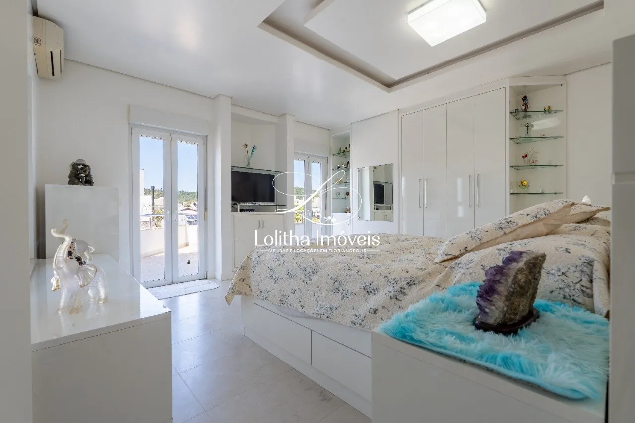 Imagem CASA DE ALTO PADRÃO COM 4 SUÍTES À VENDA EM JURERÊ - FLORIANÓPOLIS/SC
