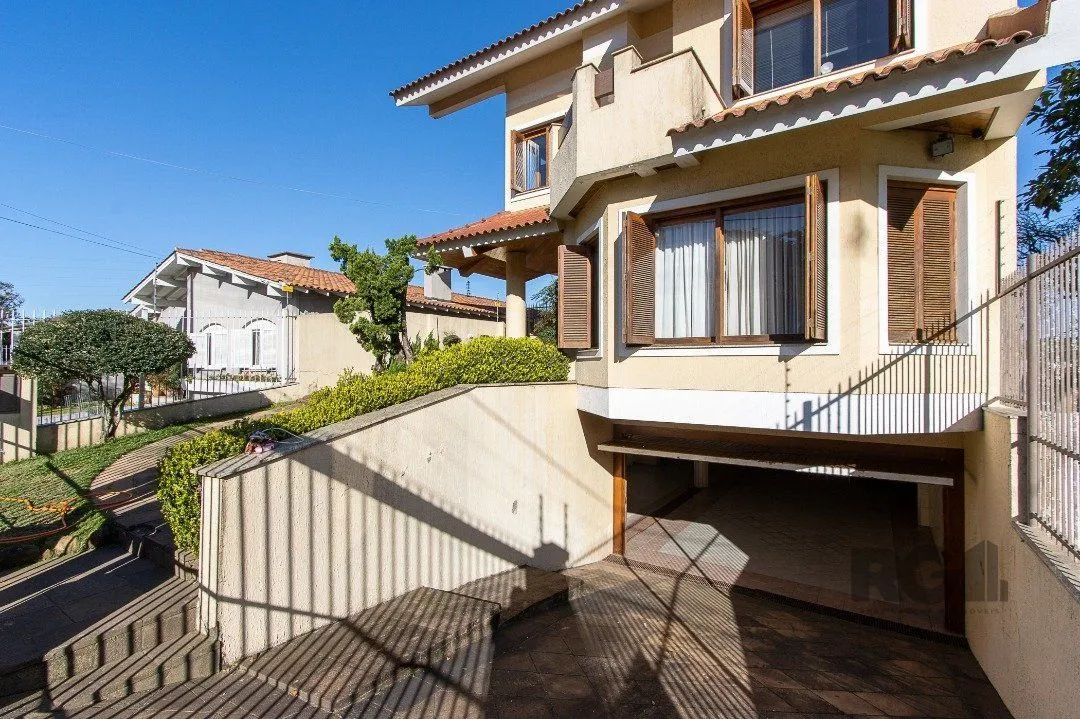 Imagem Casa para Venda - 450m², 4 dormitórios, sendo 4 suites, 5 vagas - Vila Assunção