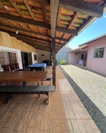 Imagem Casa a venda em Guaratuba com piscina e sozinha no terreno!!!!