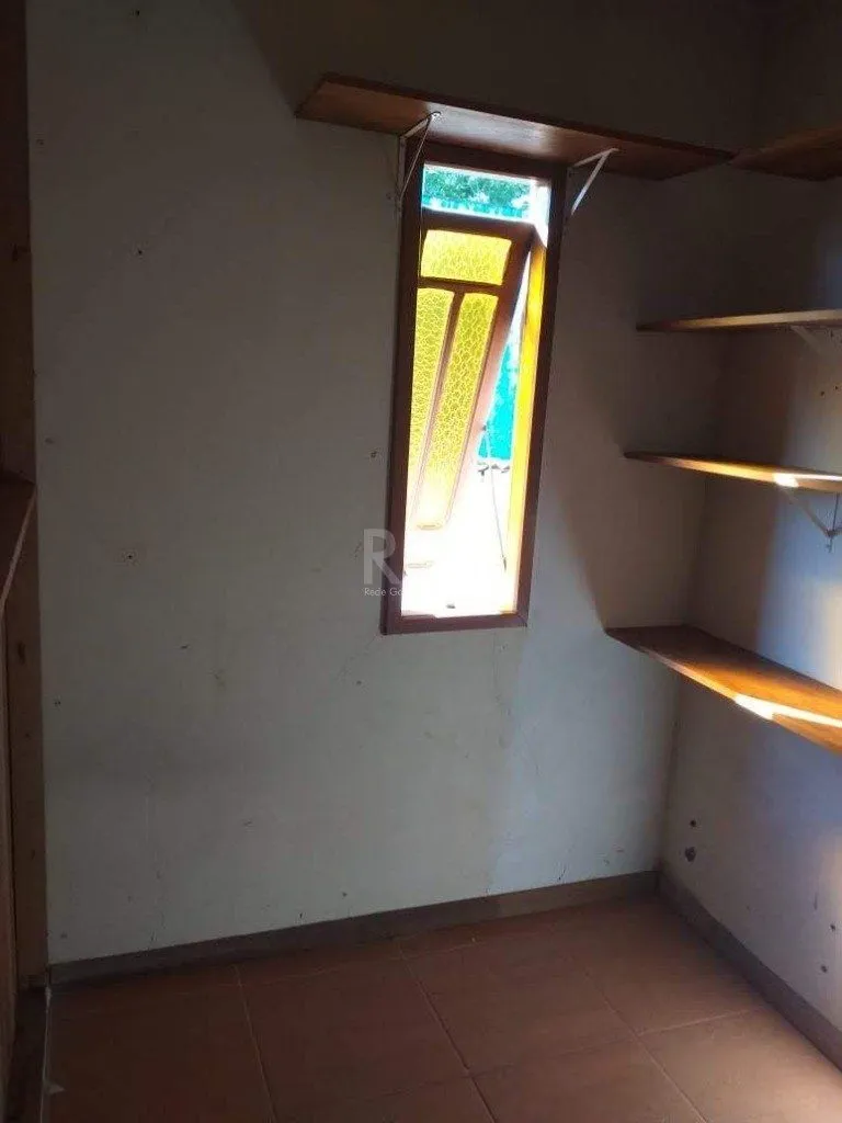 Imagem Casa para Venda - 200m², 6 dormitórios, 4 vagas - Tristeza