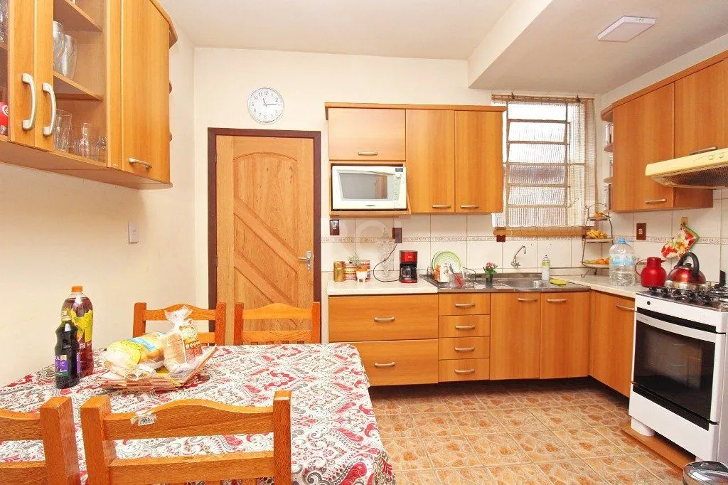 Imagem Casa para Venda - 150m², 4 dormitórios, sendo 1 suites, 3 vagas - Nonoai