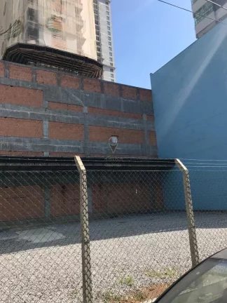 Imagem Dois terrenos com 264m² cada, na Costa brava. Próximo a Avenida Brasil e ao Rio Camboriú. A 400m ...