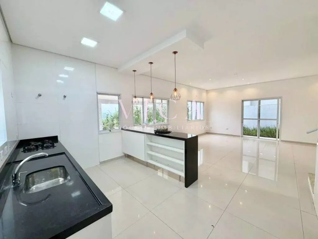 Imagem Valville 1| Casa 3 suítes, vista reserva, espaço gourmet - R$ 12.900,00 mês