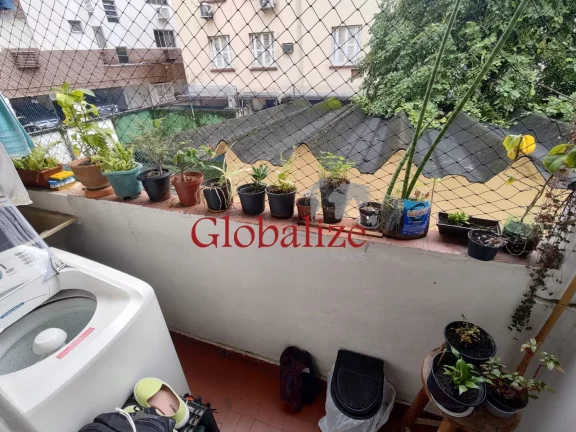 Imagem Lindíssimo apartamento de 2 dormitórios com garagem coletiva e bicicletário no coração do Gonzaga em Santos São Paulo por R$.350.000,00 !