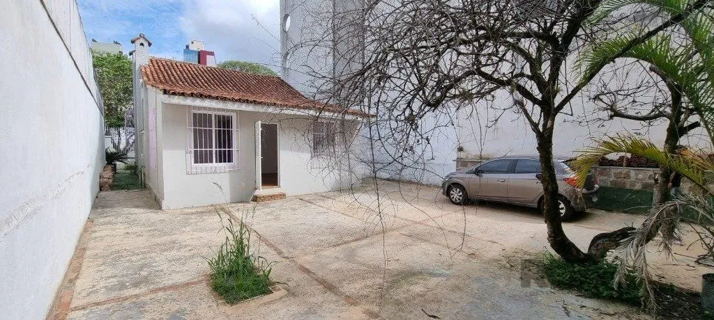 Casa de 2 dormitórios no bairro Petrópolis