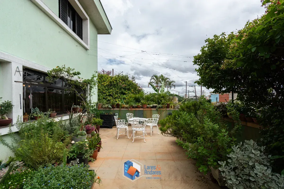 Imagem Casa para venda em Vila das Mercês com 4 quartos, sendo 1 suíte, 263m²
