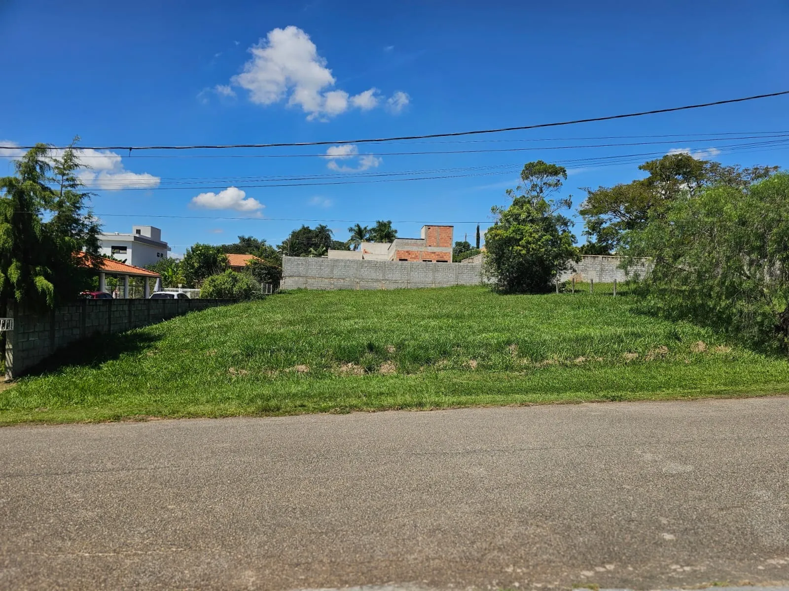 Imagem Belissimo terreno plano com 800,00m2 no Village da Serra!