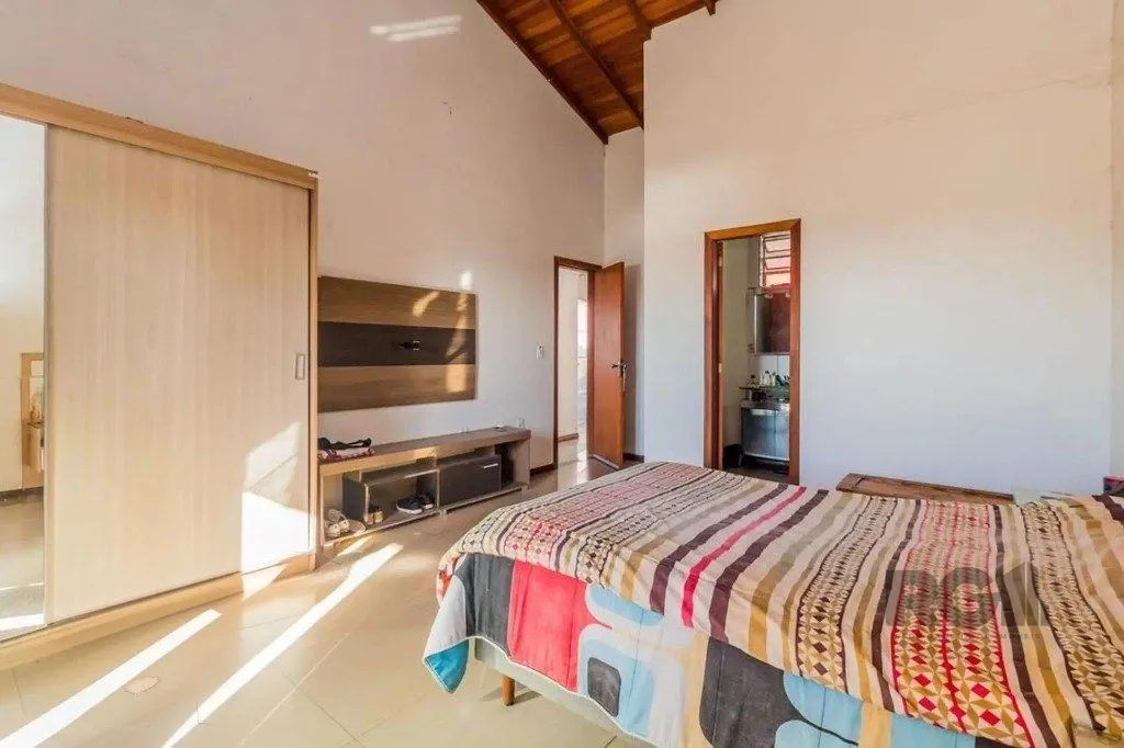 Imagem Casa com 3 dormitórios no bairro Cascata, Porto Alegre