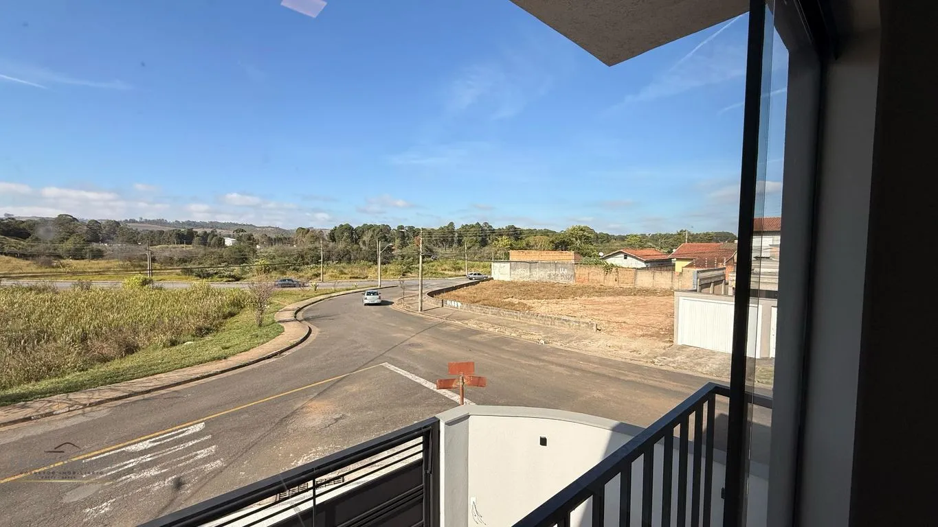 Imagem Sobrado a venda de 3 quartos no bairro Santa Teresa em Poços de Caldas - MG