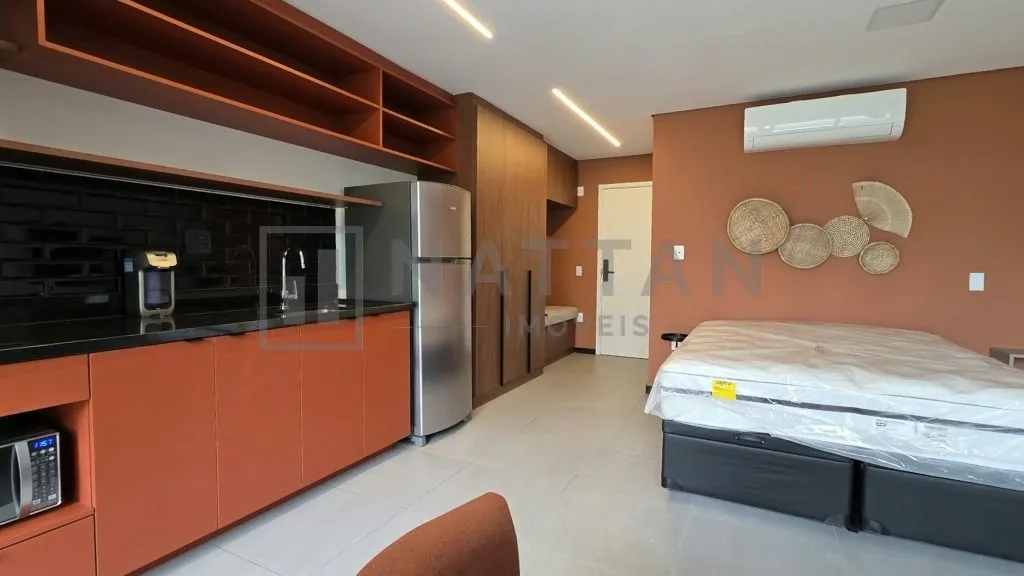 Imagem Studio mobiliado com 59 m², varanda e condomínio com piscina, sauna e quadra poliesportiva