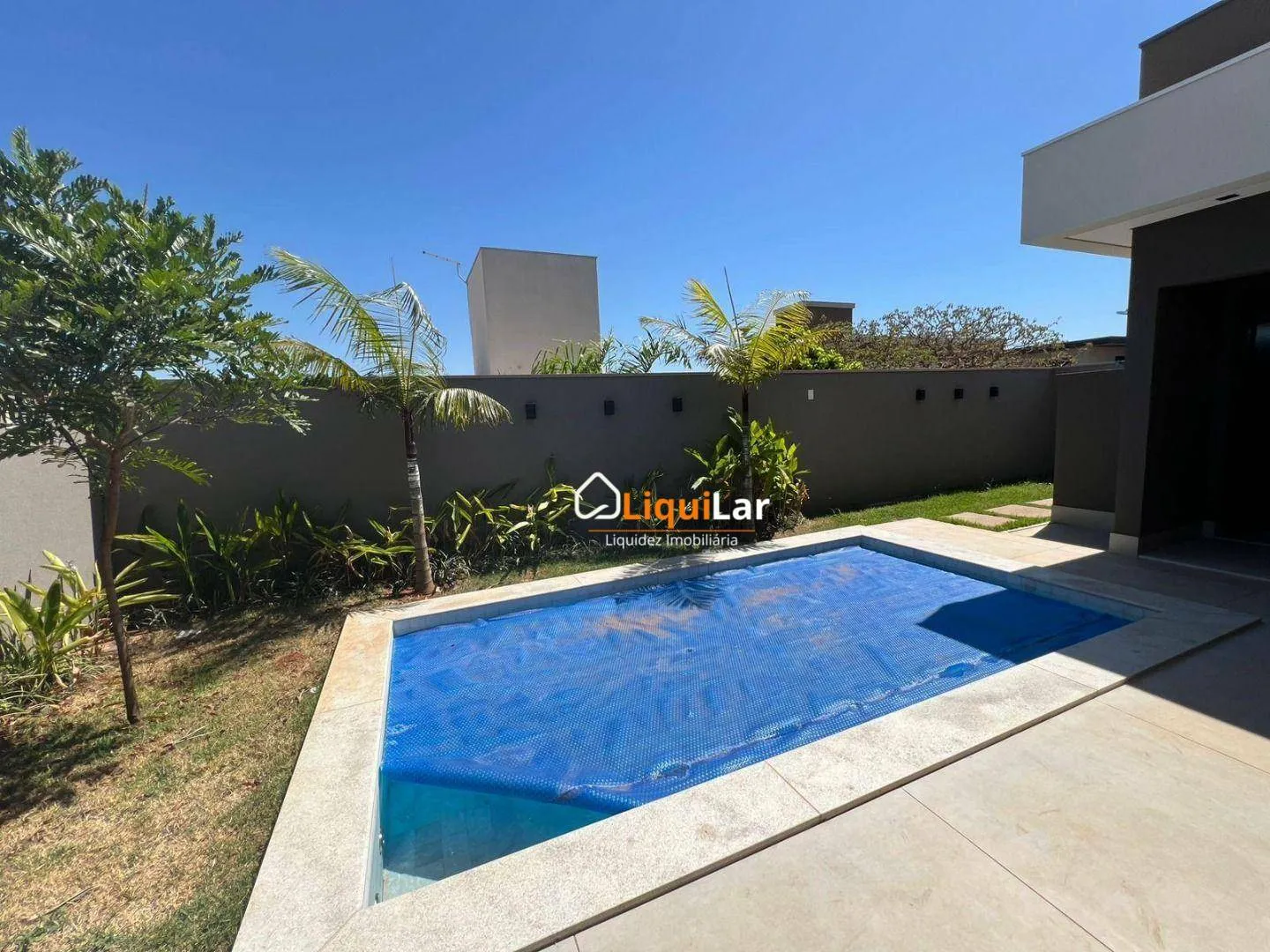 Imagem Casa Térrea de Alto Padrão com 3 Suítes, Espaço Gourmet e Piscina Aquecida